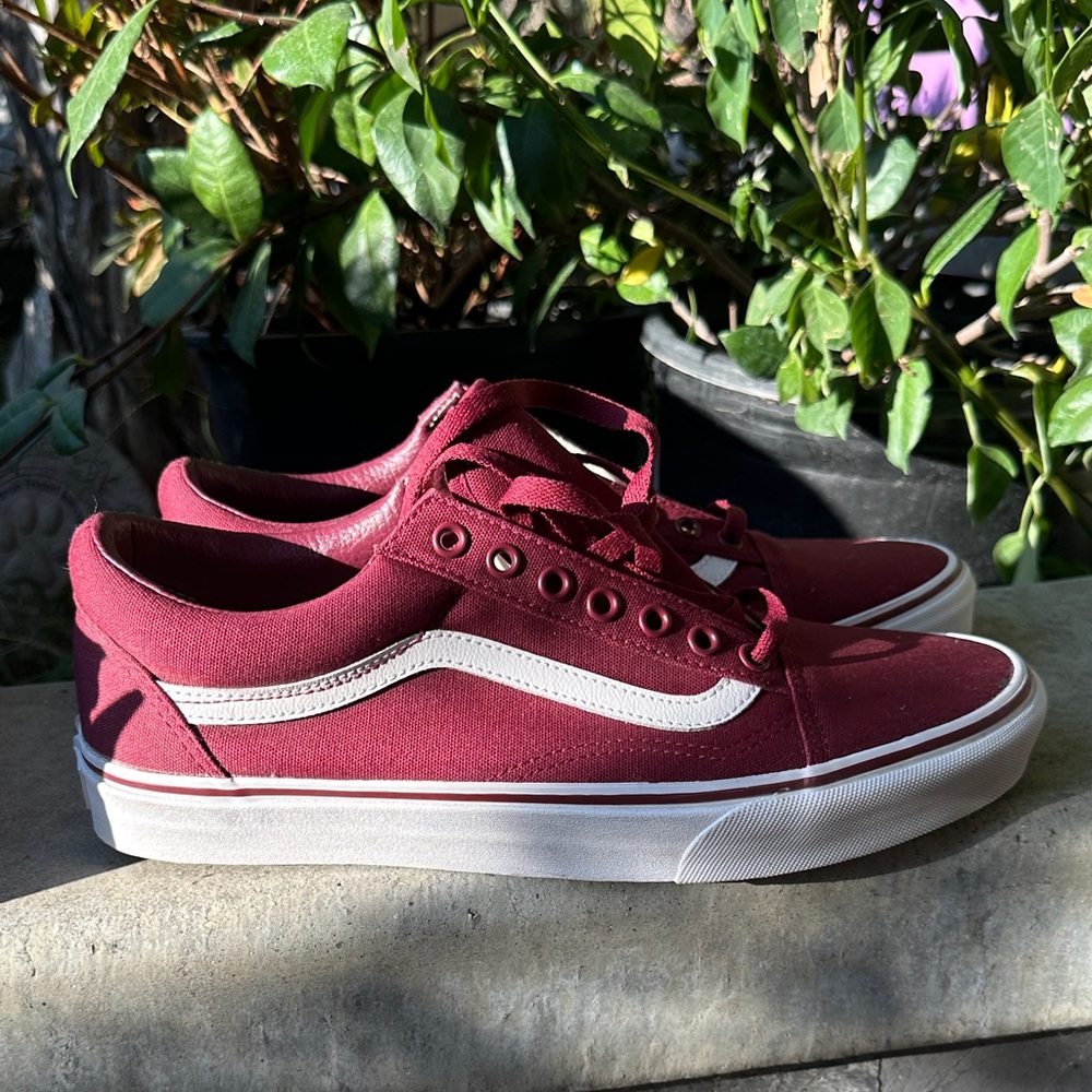 Men’s Vans Old School Sneakers. Brand new inbox.